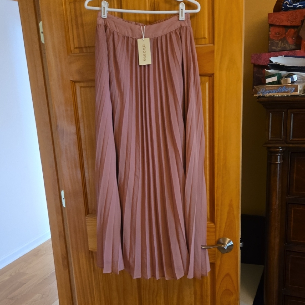 Corelle Women's Pleated Pink Skirt